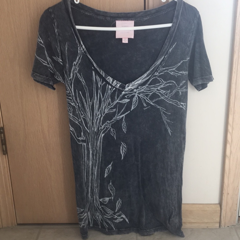 T Shirt with a V neck